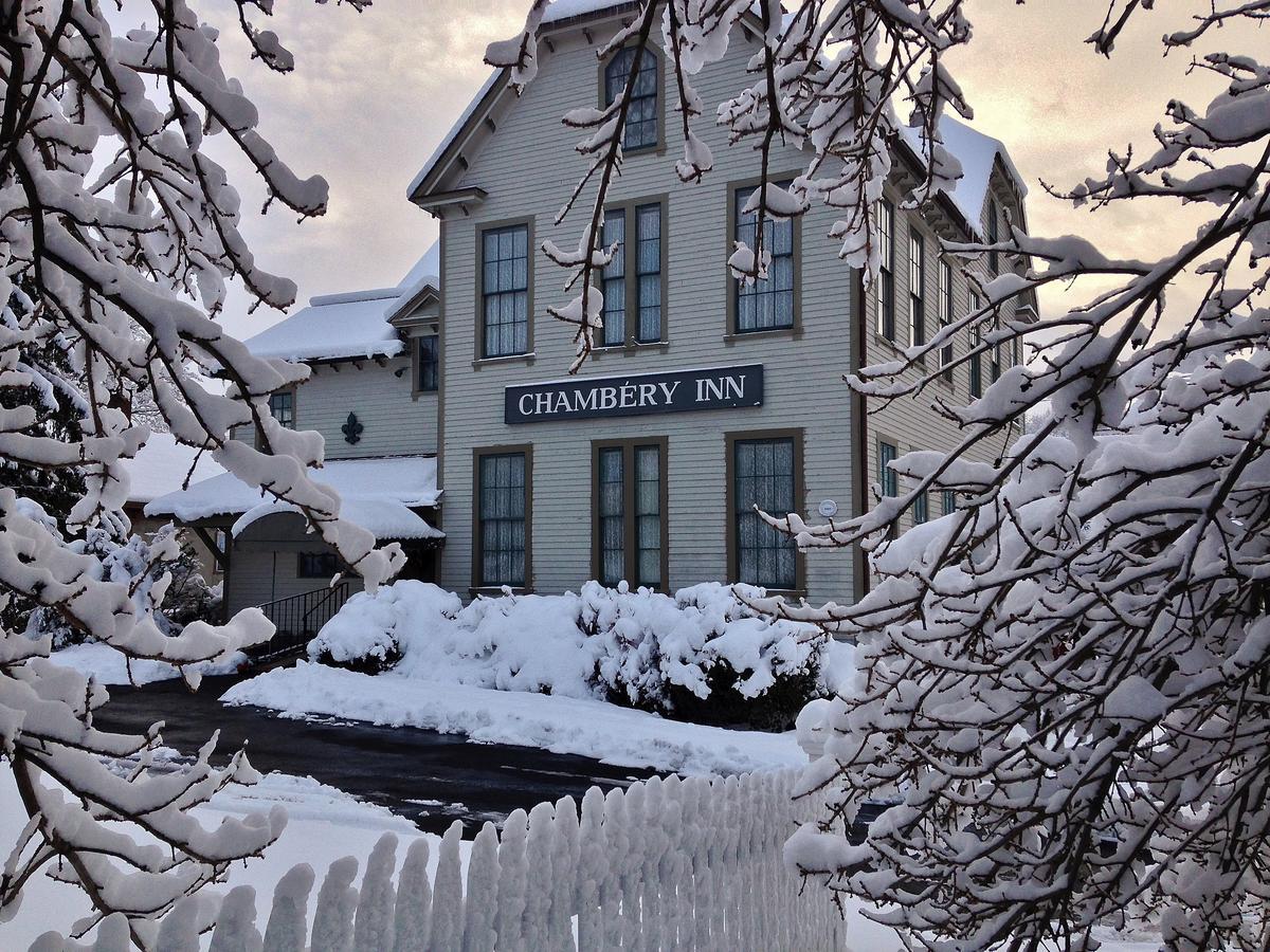 Chambery Inn Lee Exterior photo