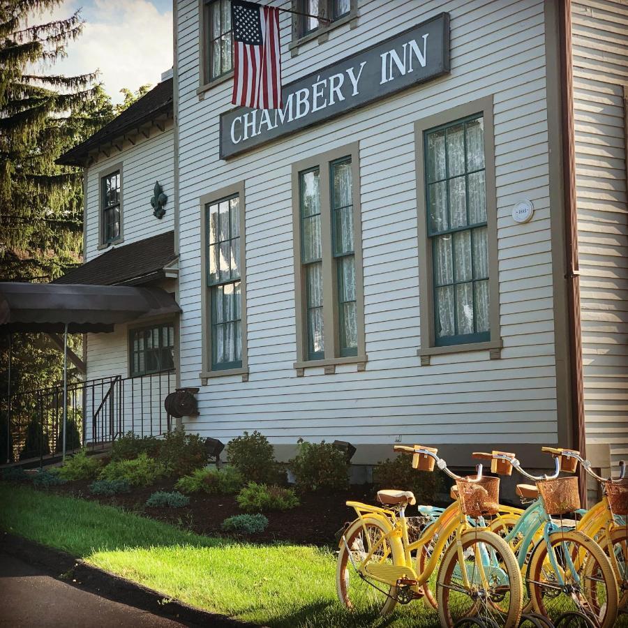 Chambery Inn Lee Exterior photo
